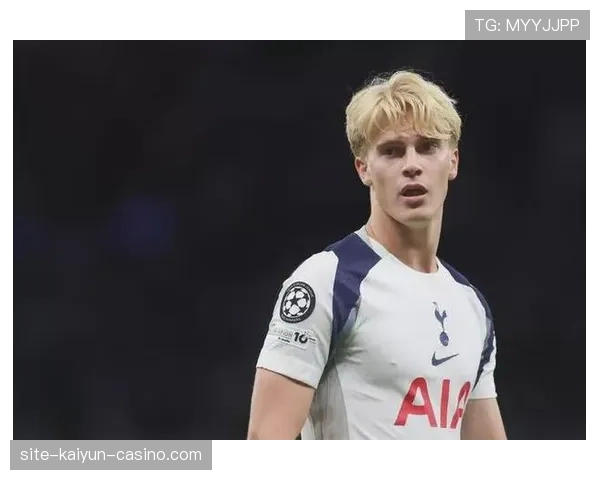 压制对手后防直塞助攻，鲁尼本赛季角色从射手转组织者